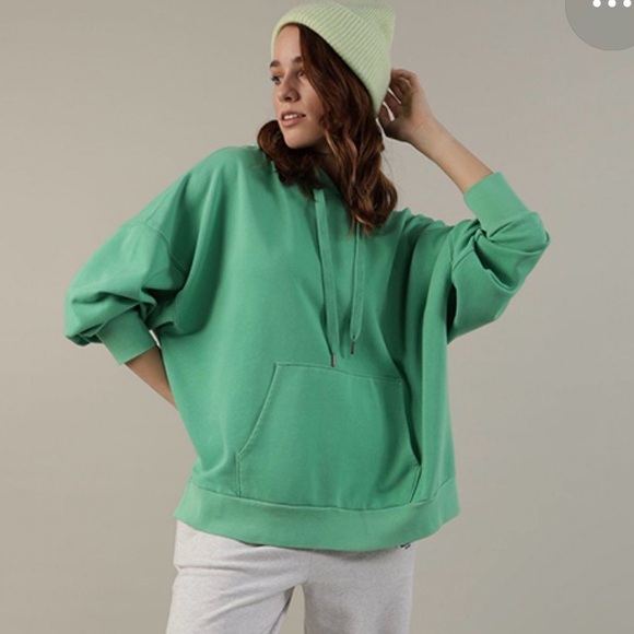 American Eagle Outfitters Tops - NWT American Eagle Outfitters Oversized Hoodie Size XS